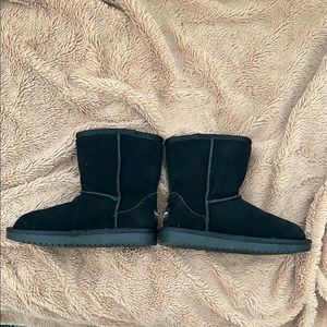 Like new Koolaburra by Ugg boots
